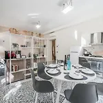 Apartment Altalena Sulla Piazza, Un Affaccio D'eccezione Modena