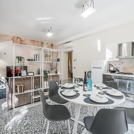 Apartment Altalena Sulla Piazza Modena