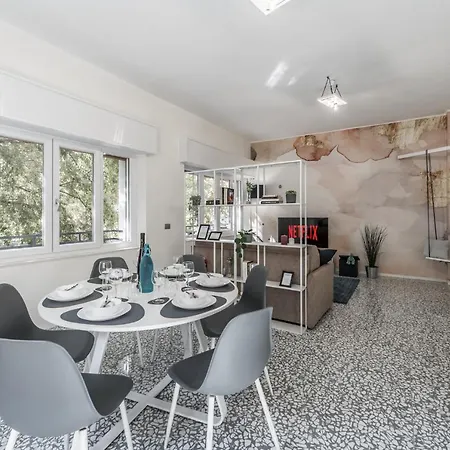 Altalena Sulla Piazza Apartment Modena