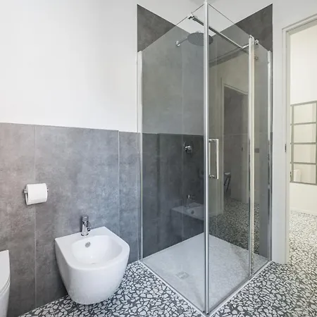 Altalena Sulla Piazza, Un Affaccio D'eccezione * Modena