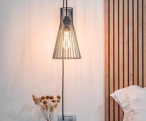 Altalena Sulla Piazza, Un Affaccio D'eccezione *